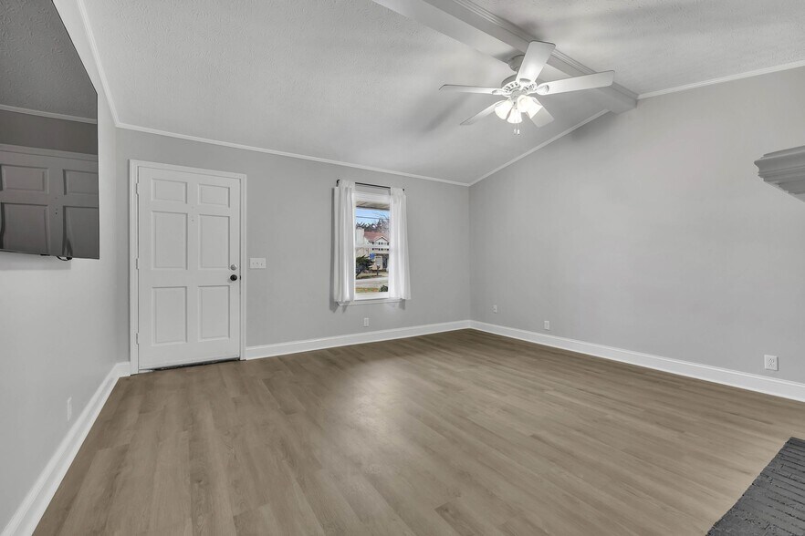 Building Photo - 3350 Oak Trees Ct