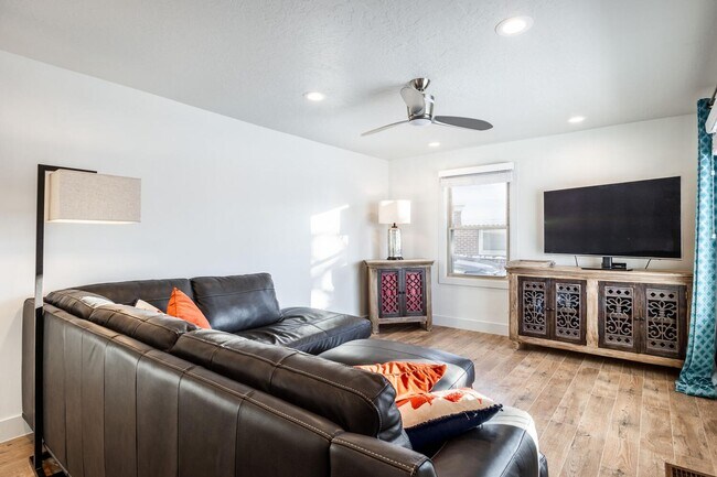 Building Photo - Updated and Bright Home with Yard