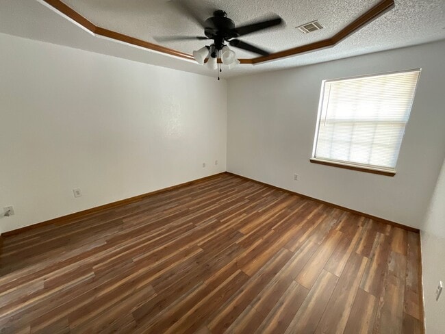 Building Photo - 508 Fire Light Dr