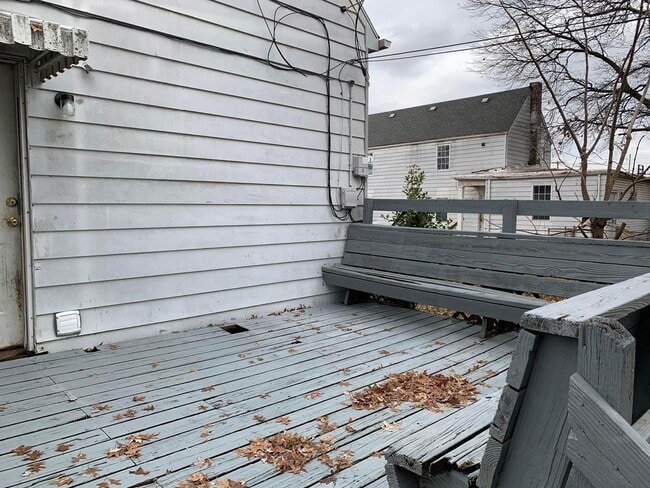 Building Photo - 1311 Harriet St