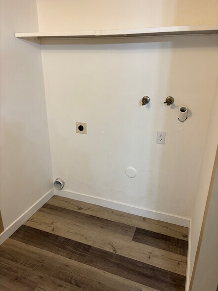 Building Photo - 940 S Walden Way