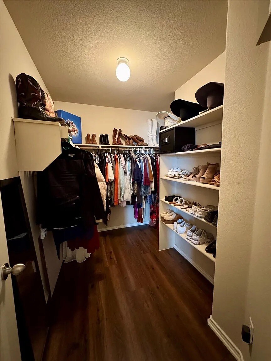 Building Photo - Room in House on Nottingham Loop