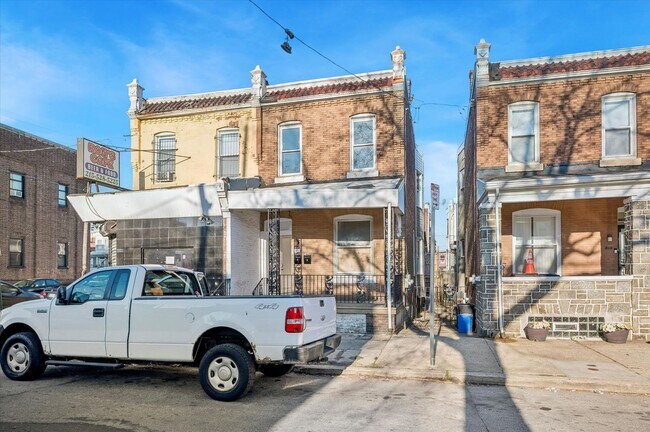 Building Photo - 402 N 59th St