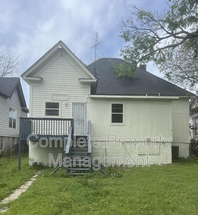 Building Photo - 2319 Avenue F
