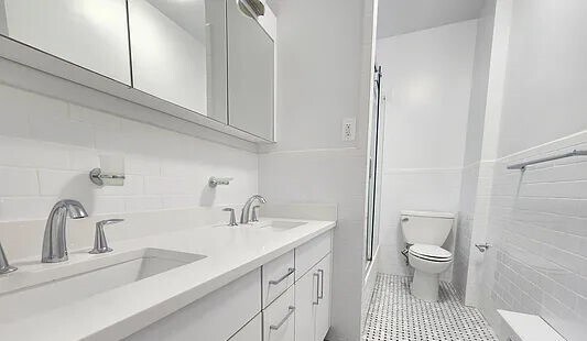 Building Photo - 200 West 58th Street
