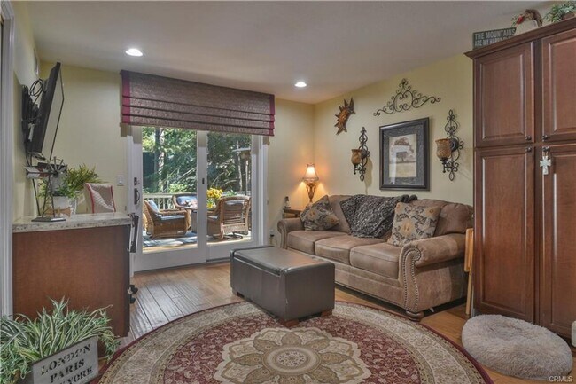 Building Photo - Charming Mountain Retreat across from Golf Course