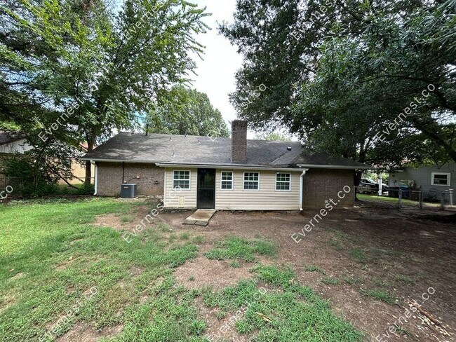 Building Photo - 760 Hackberry Dr