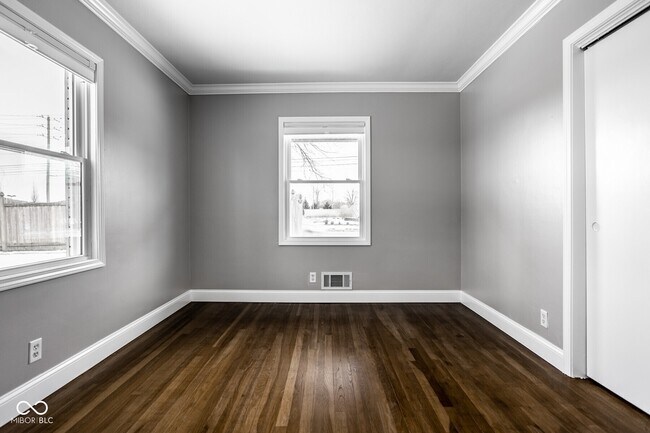 Building Photo - 101 E 96th St