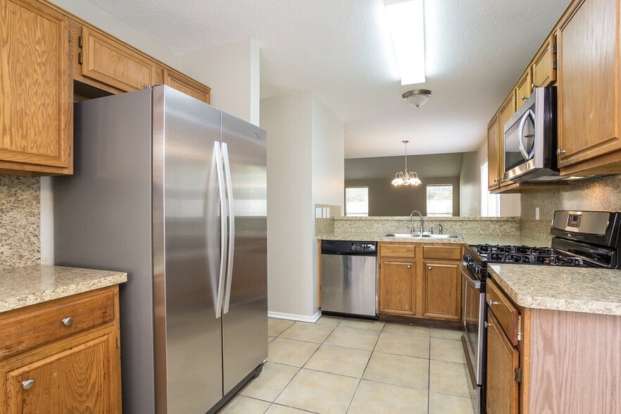 Building Photo - 3630 Red Fir Dr