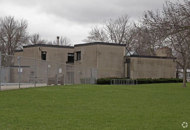 Building Photo - Country View of Lakeville