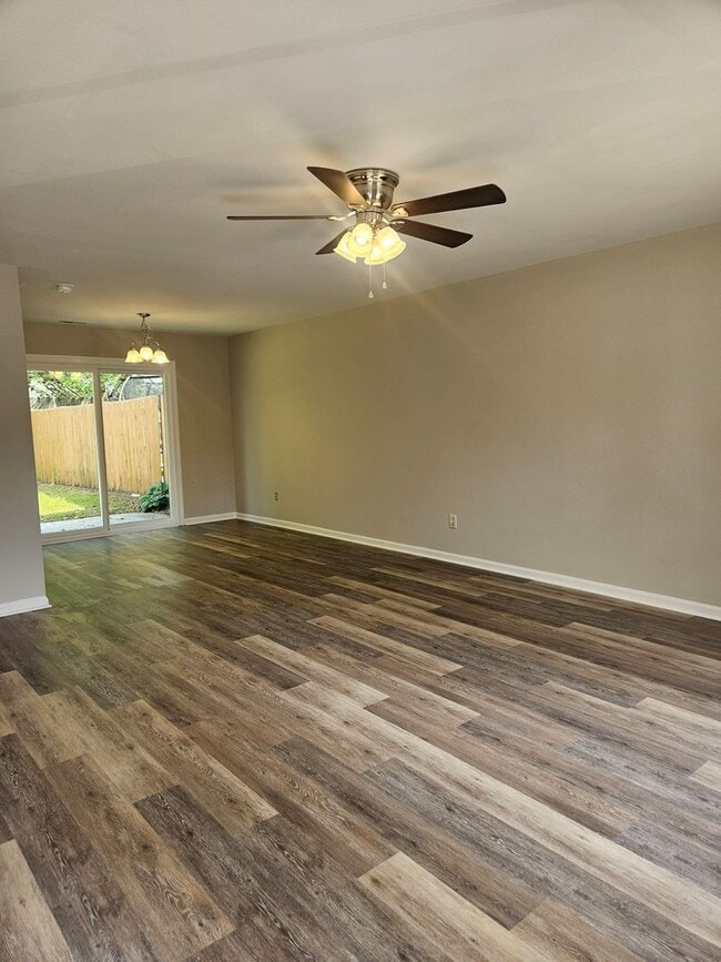 Building Photo - Newly Renovated 2 Bedroom Off Of GumBranch