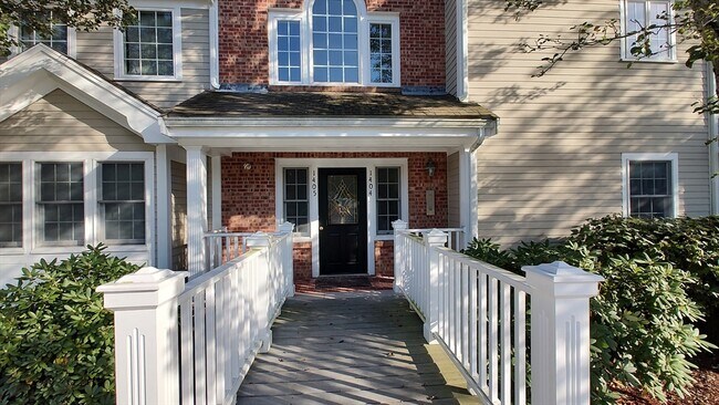Building Photo - 410 Salem St