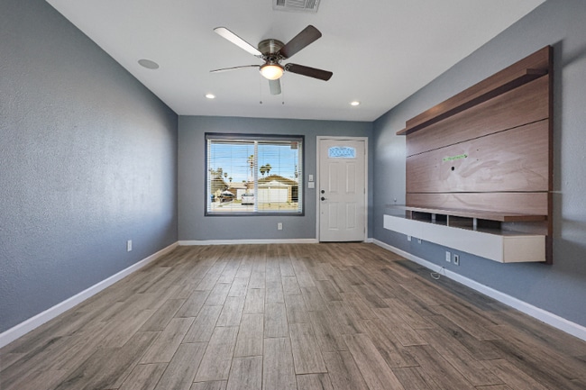 Building Photo - 2701 E Villa Rita Dr