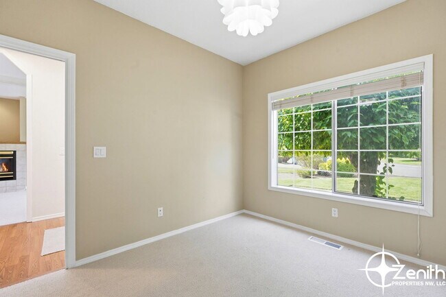 Building Photo - 2103 NE 161st Pl