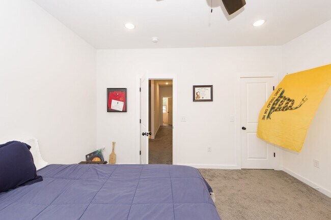 Building Photo - 4 Bedroom 3 Bath Home in Windsor Hill - North Charleston