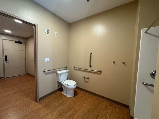 Building Photo - 83 Hanover St