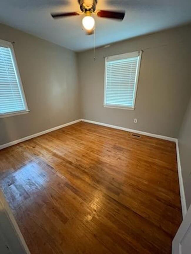 Building Photo - 2668 Vernon Dr