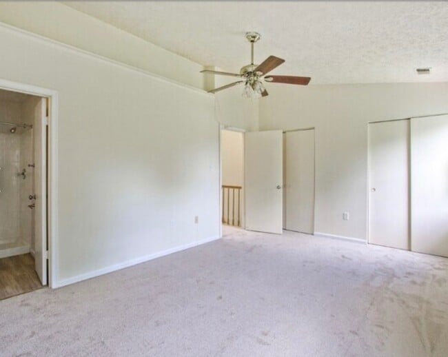 Building Photo - 10679 Campus Way S