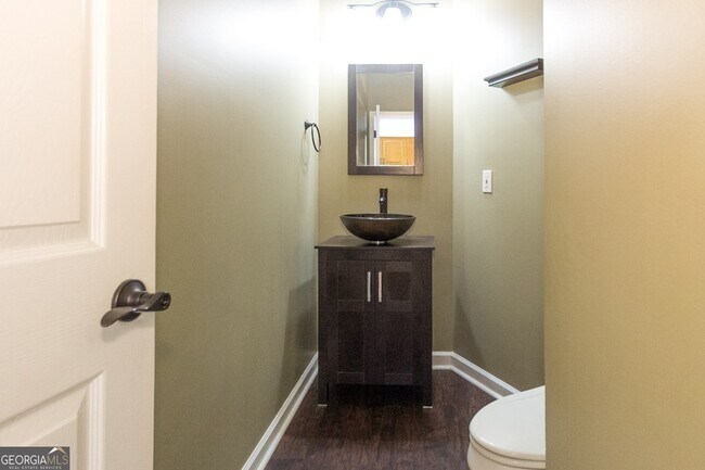 Building Photo - 5166 Wheeler Dr