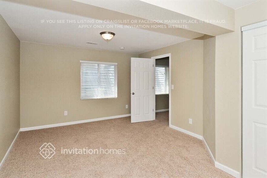 Building Photo - 12804 E Wyoming Cir