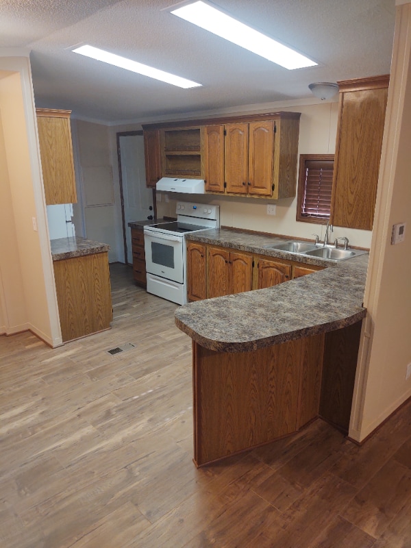 Building Photo - 911 West Ave