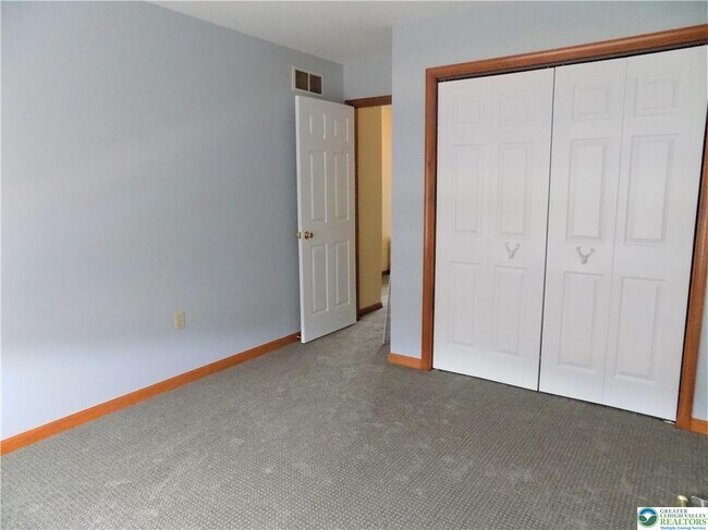 Building Photo - 2733 Victoria Ln