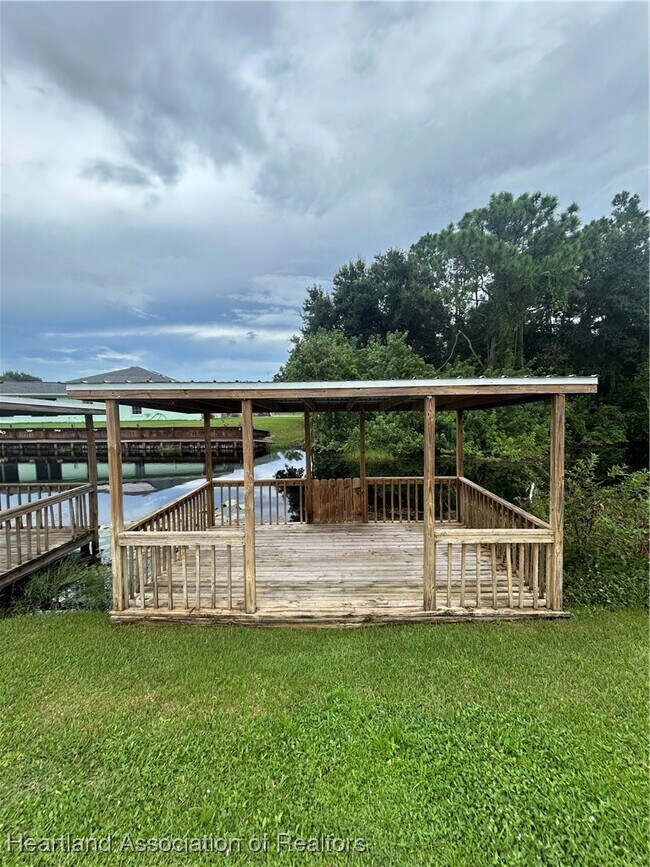 Building Photo - 137 Blue Moon Ave