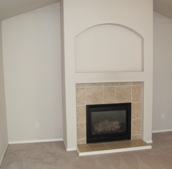 Building Photo - 6051 Spruce Meadows Loop