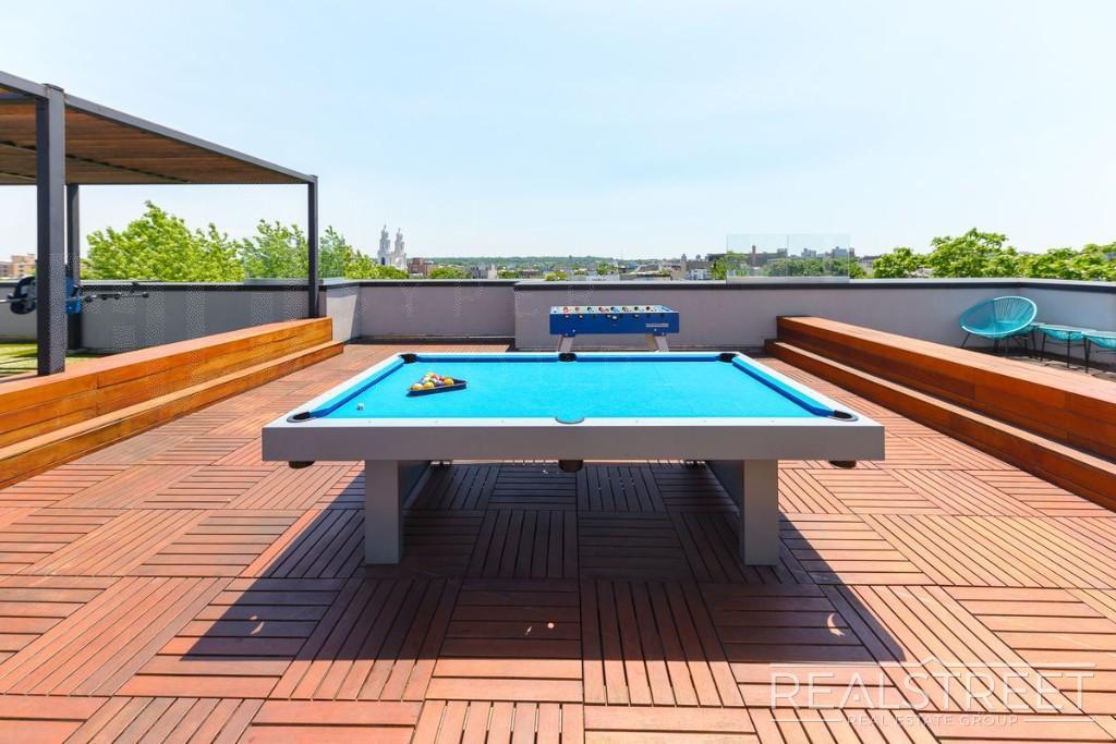 Building Photo - Luxury 2 BR in Bushwick with Roof Deck!