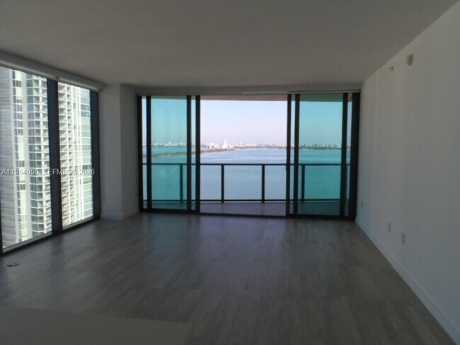 Building Photo - 460 NE 28th St