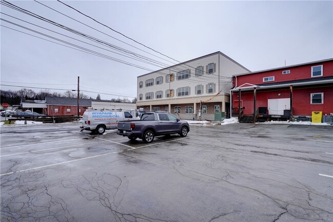 Building Photo - 138 S Union St