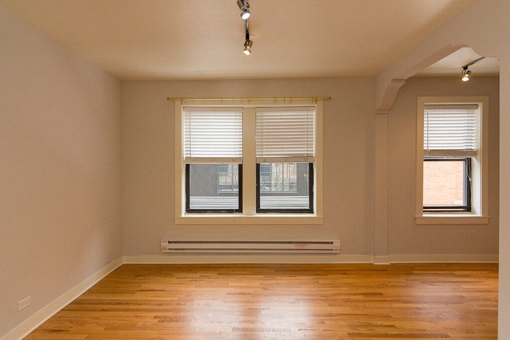 Building Photo - 2423 N Kedzie Blvd