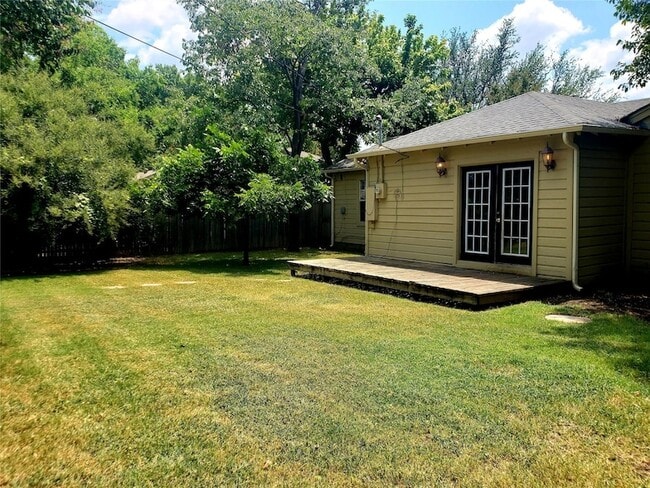 Building Photo - 6219 Penrose Ave