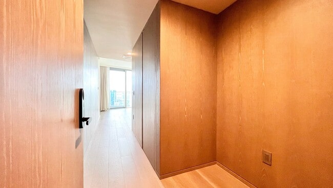Building Photo - HIGH FLOOR 1BD UNIT AT THE LUXURIOUS KOULA...
