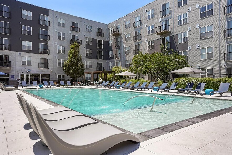 Building Photo - 1451 24th St