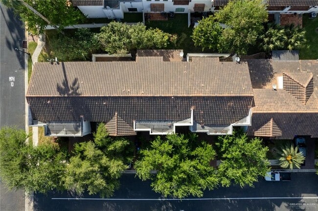 Building Photo - 24 S 5th St