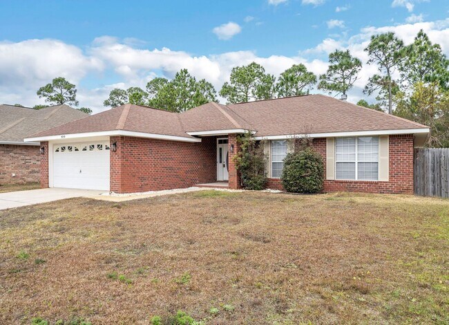 Building Photo - 4bed/2bath...Navarre home!
