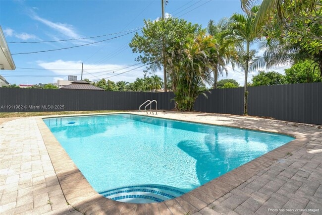 Building Photo - 3920 Hayes St