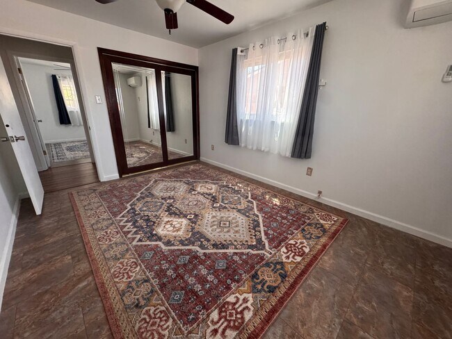 Building Photo - 3 bedroom 2 bath home in NE Albuquerque