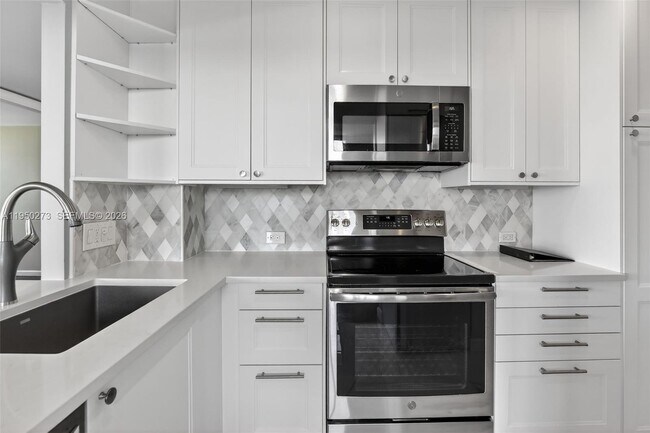 Building Photo - 1625 SE 10th Ave