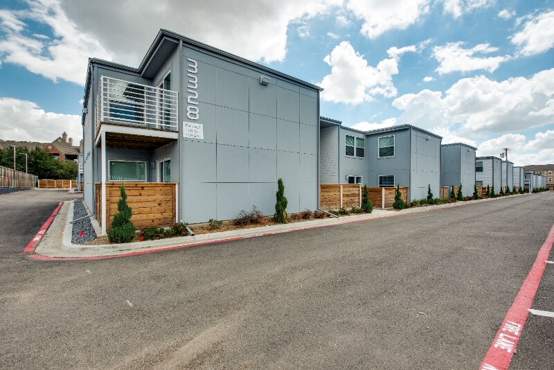 Building Photo - 3328 Cedarplaza Ln