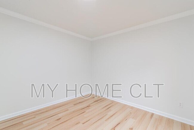 Building Photo - 8413 Woodford Bridge Dr