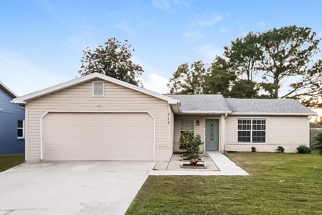 Building Photo - 718 Del Prado Dr