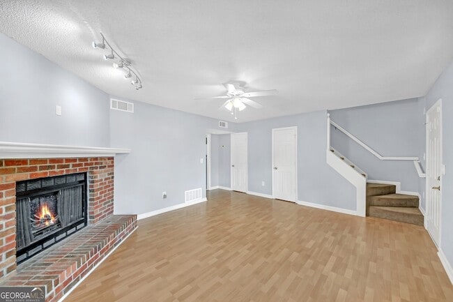 Building Photo - 4000 Sand Wedge Cir