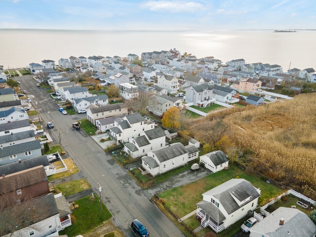 Building Photo - 46 Elaine Rd