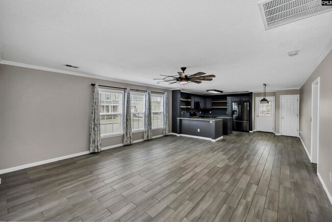 Building Photo - 331 Bracken Dr