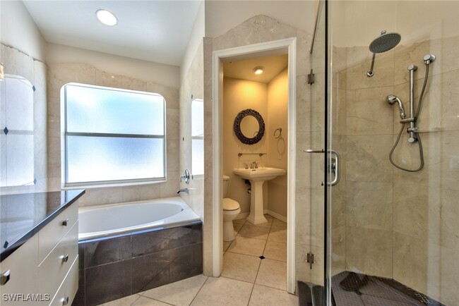 Building Photo - 691 Melville Ct