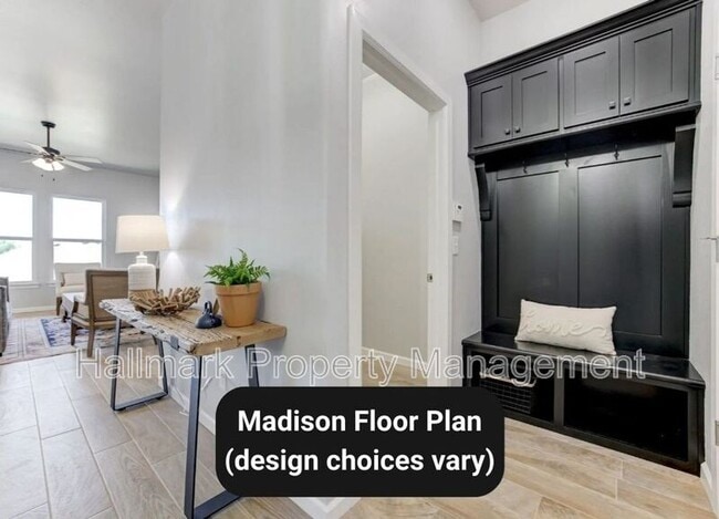 Building Photo - 628 Trails End Dr