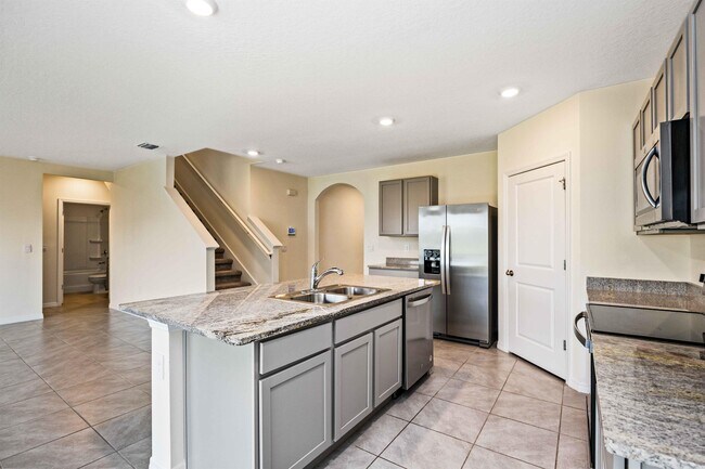 Building Photo - 17308 Reserva Dr