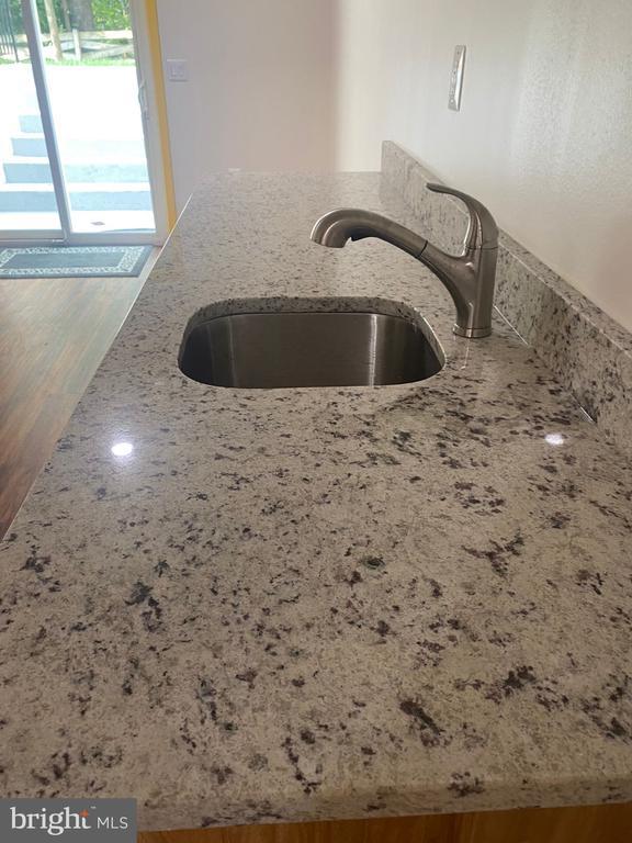 Building Photo - 46938 Colby Ct